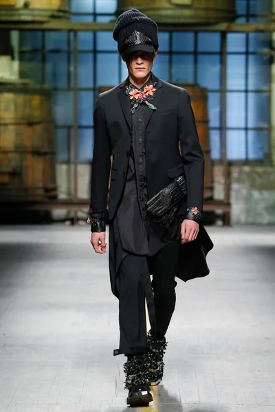 Look 42